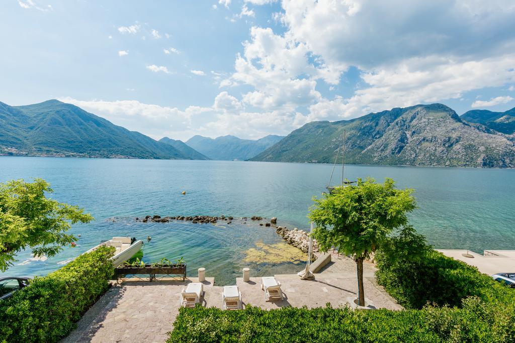 Villa Luxury Stone On The Sea With Private Pool And View Kotor Exterior foto